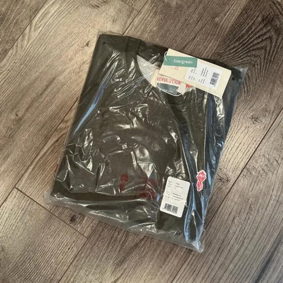 BNWT Revolution of 1995 - Evergreen Men's Army-Green Crewneck Sweatshirt - Picture 5 of 5